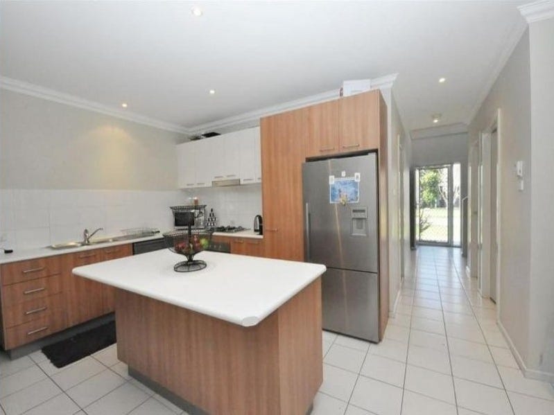 COMFORTABLE AND MODERN STYLE LIVING 3
