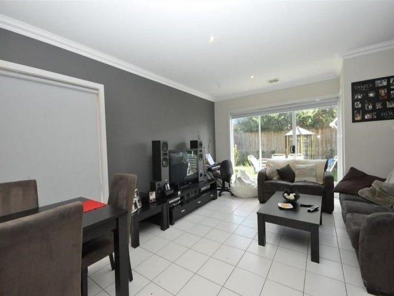 COMFORTABLE AND MODERN STYLE LIVING 4