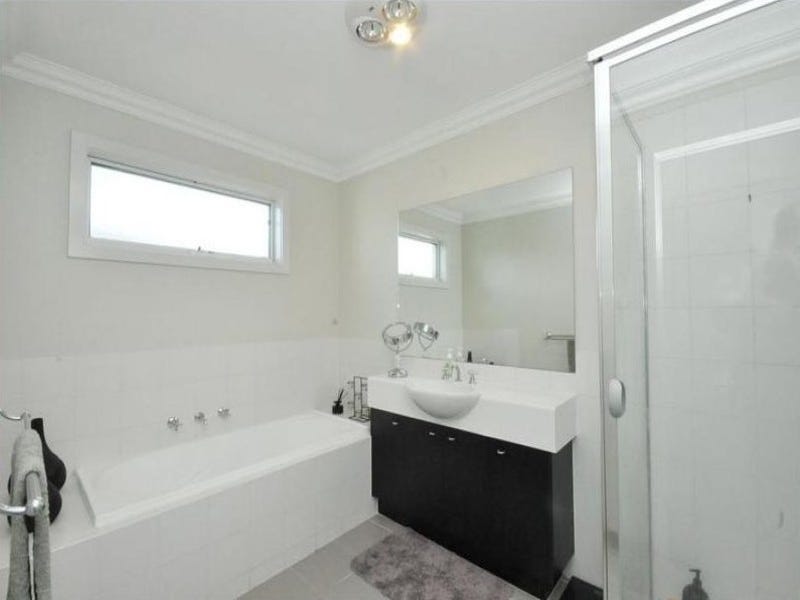 COMFORTABLE AND MODERN STYLE LIVING 6