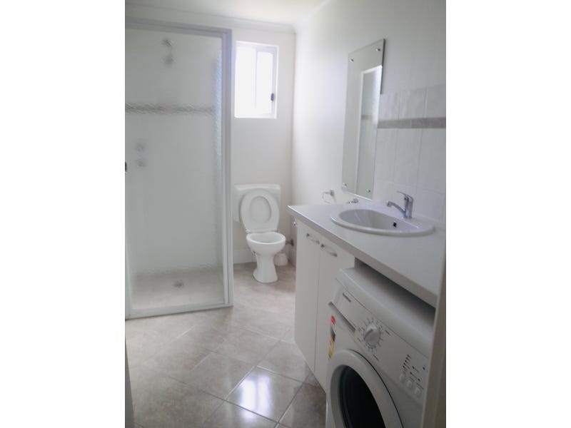 Neat inner city 2 bedroom 4