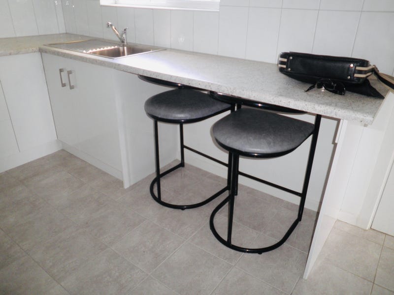 Neat inner city 2 bedroom 6