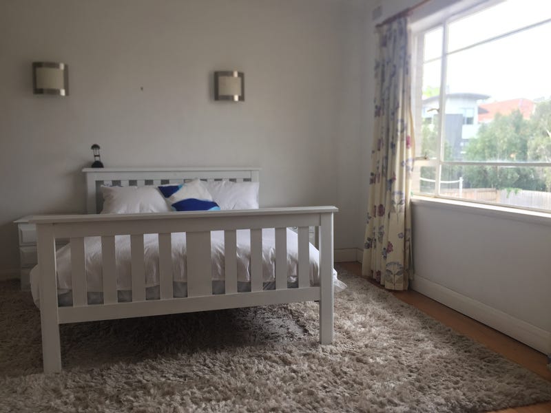 Light, bright and open plan 6