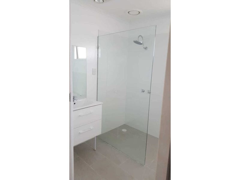 RENOVATED  OPEN PLAN LIVING, 5