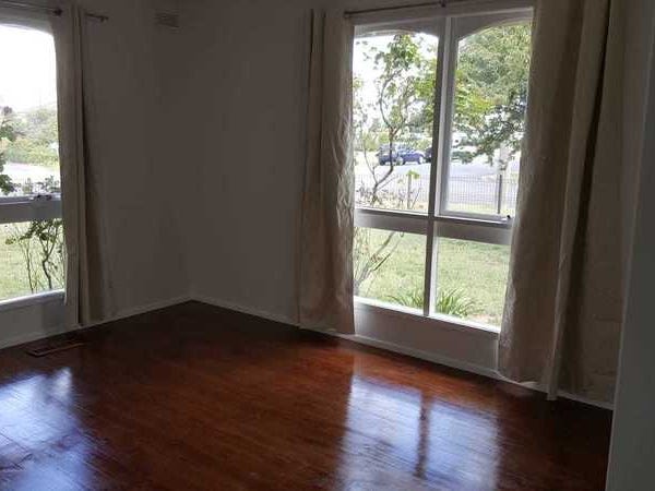 RENOVATED  OPEN PLAN LIVING, 7