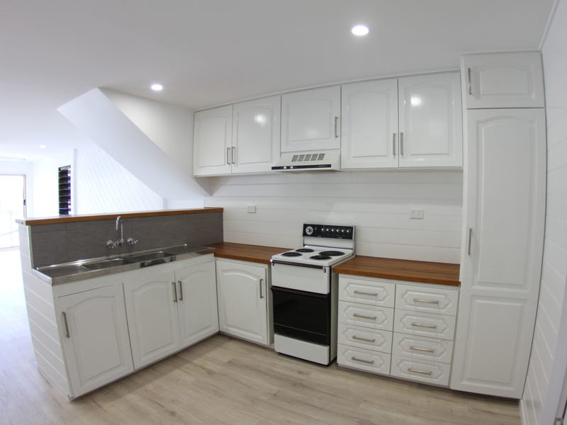 2 BEDROOM PLUS STUDY RENOVATED 4