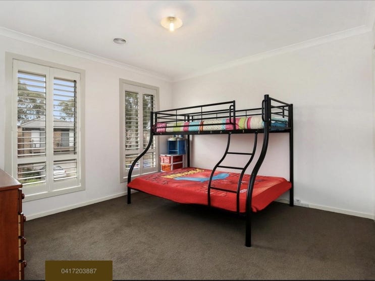 10 Pin Oak Mews 9