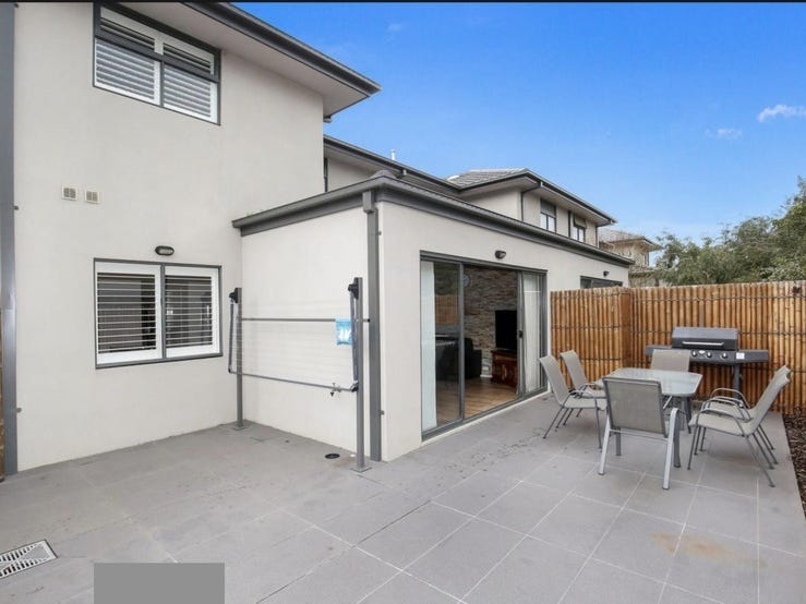 10 Pin Oak Mews 11