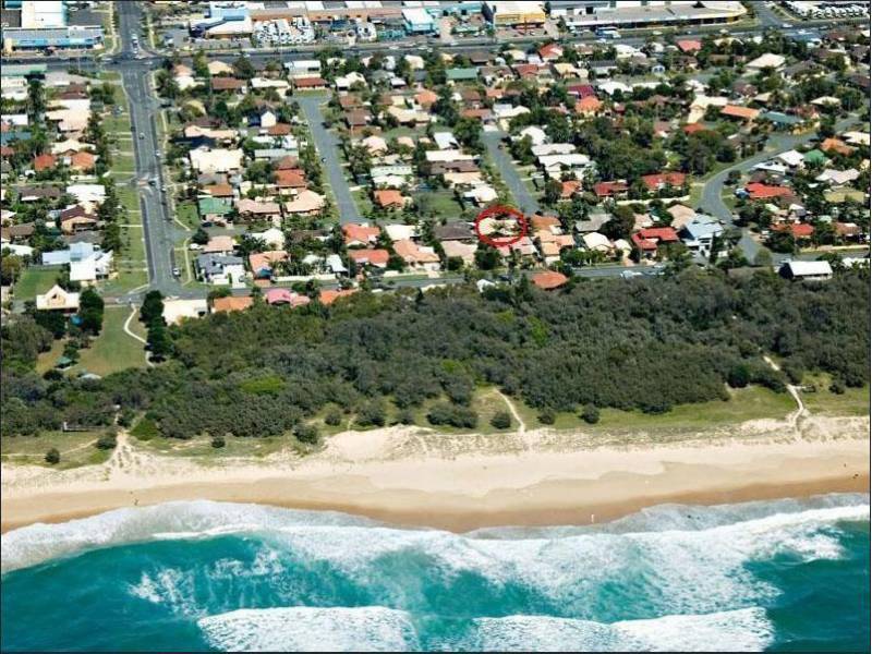 Seconds to the beach. Pets welcome.