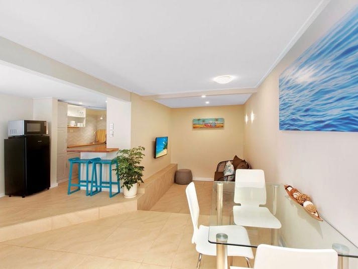 Large, Bright Family Home in 6