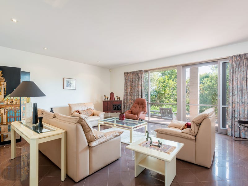 Executive house for rent in 9