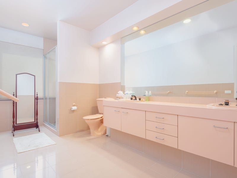 Executive house for rent in 11