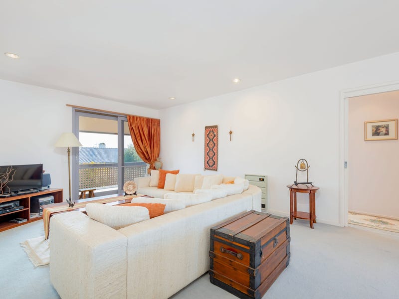 Executive house for rent in 19