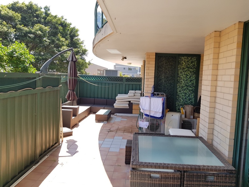 Oversized 2 Bedroom Garden Apartment 6