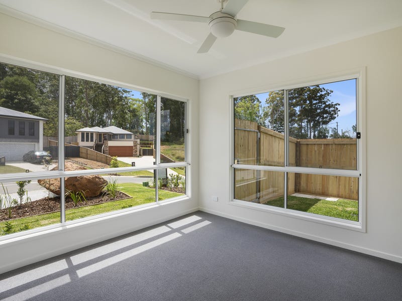 Spacious and Elevated Woombye Duplexes 8
