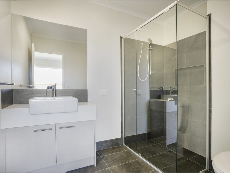Spacious and Elevated Woombye Duplexes 9