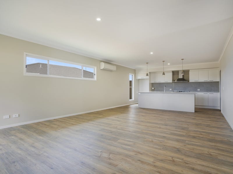 Spacious and Elevated Woombye Duplexes 10