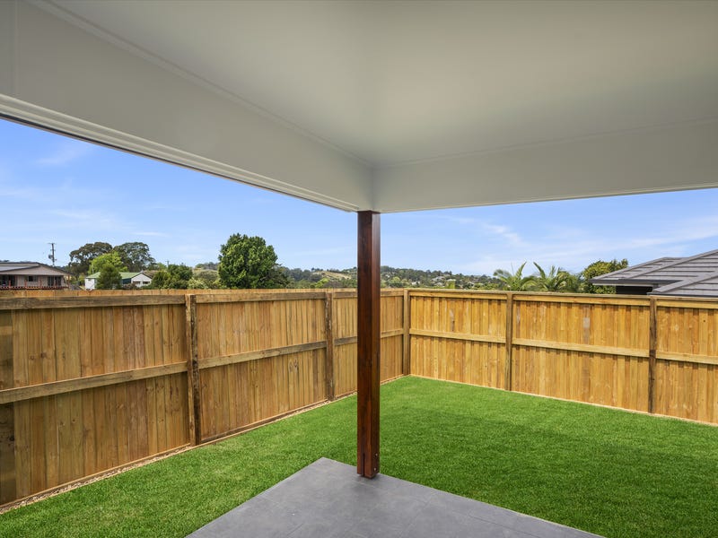 Spacious and Elevated Woombye Duplexes 14