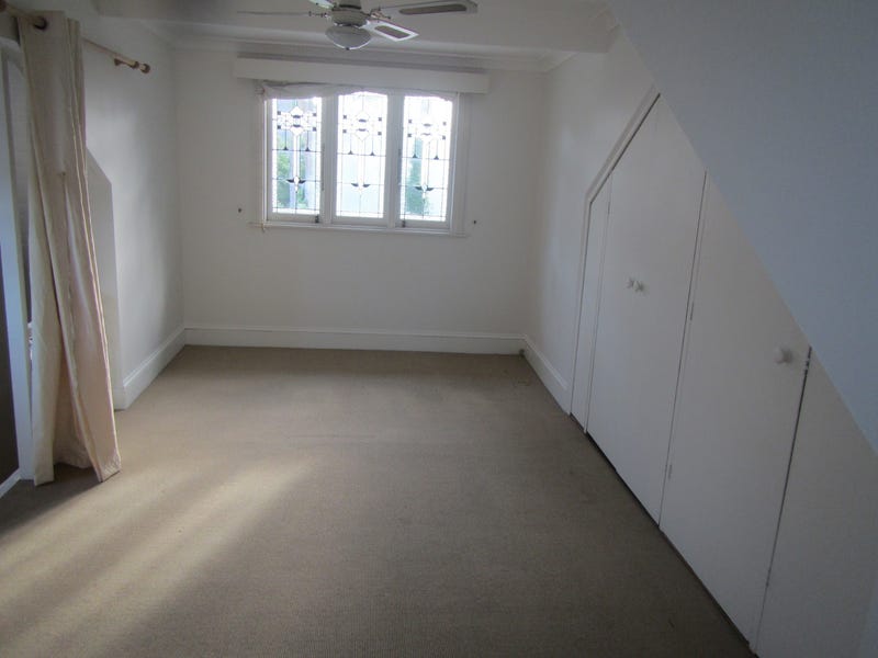 LOVELY 3 BEDROOM HOME CLOSE 4
