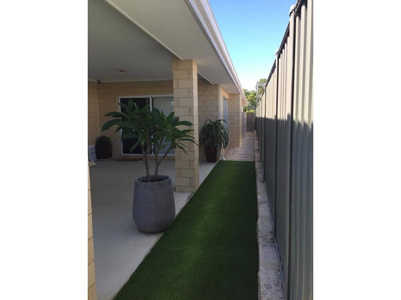 Glades Estate- Overlooking a perfectly 5