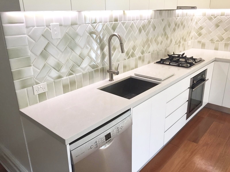 MODERN 2 BEDROOM 2 BATHROOM 3