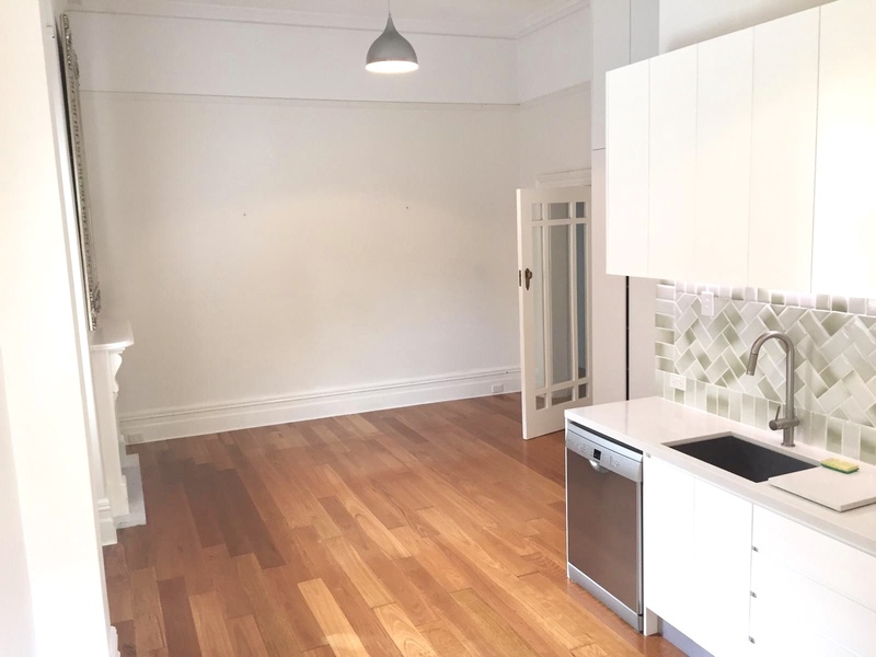 MODERN 2 BEDROOM 2 BATHROOM 4