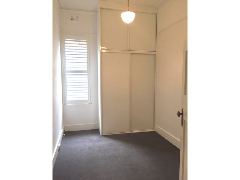 MODERN 2 BEDROOM 2 BATHROOM 14