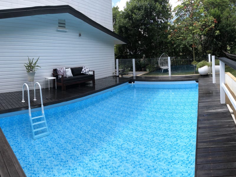 Expansive Light-filled 5 bedroom with Pool – fully furnished