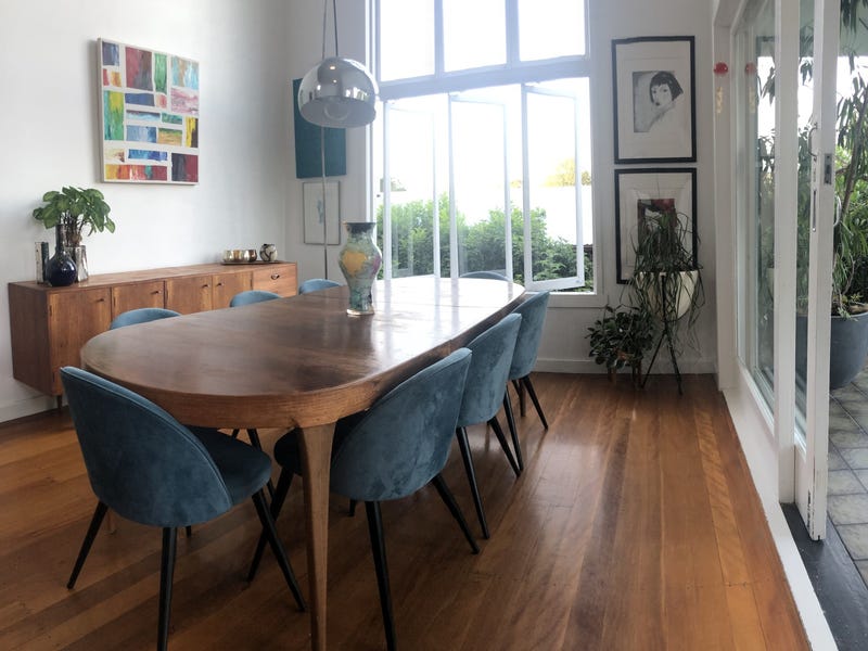 Expansive Light-filled 5 bedroom with 7