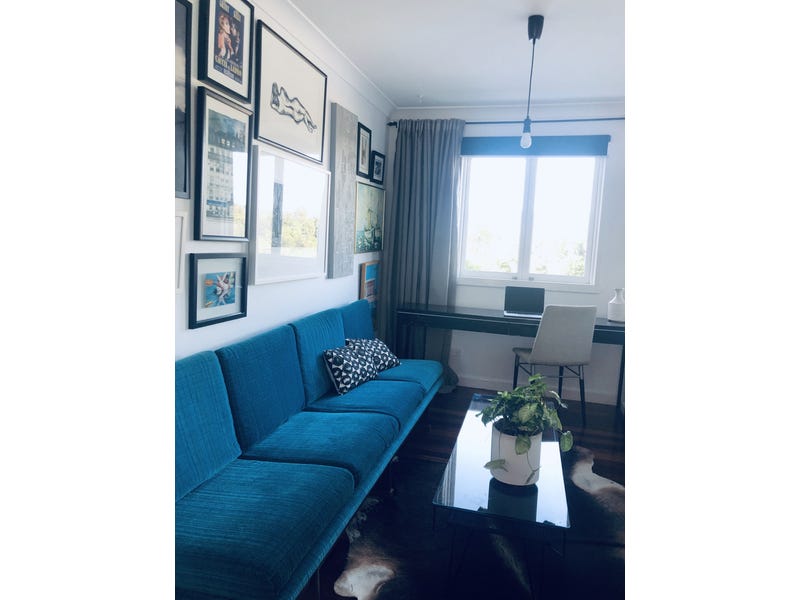 Expansive Light-filled 5 bedroom with 12