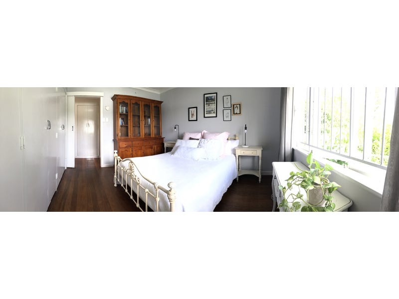 Expansive Light-filled 5 bedroom with 21