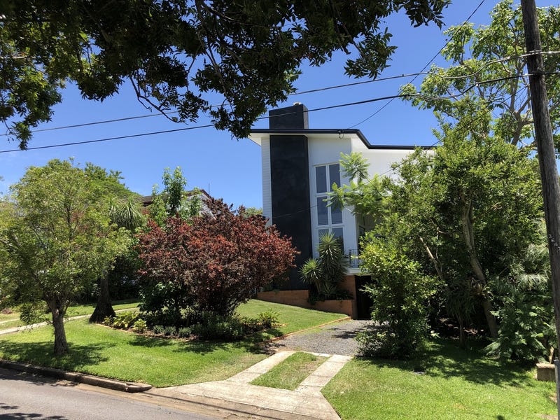 Expansive Light-filled 5 bedroom with 29