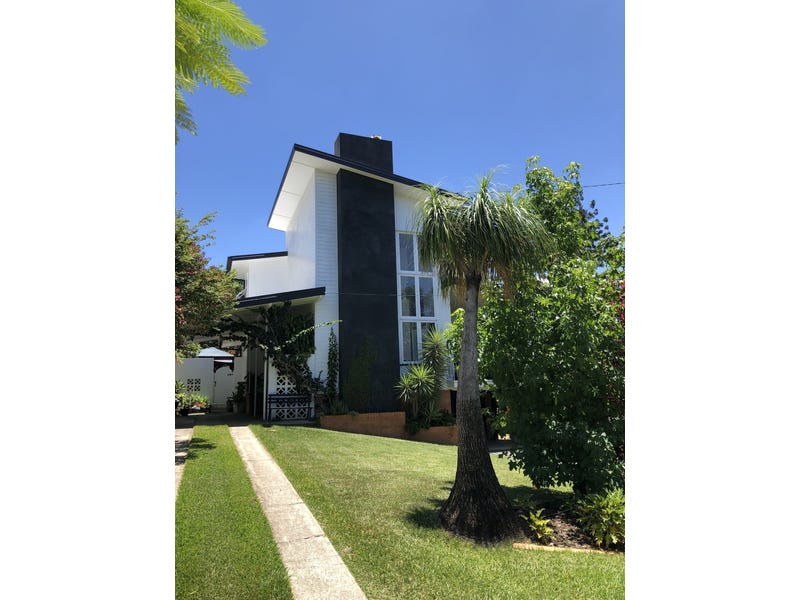 Expansive Light-filled 5 bedroom with 30