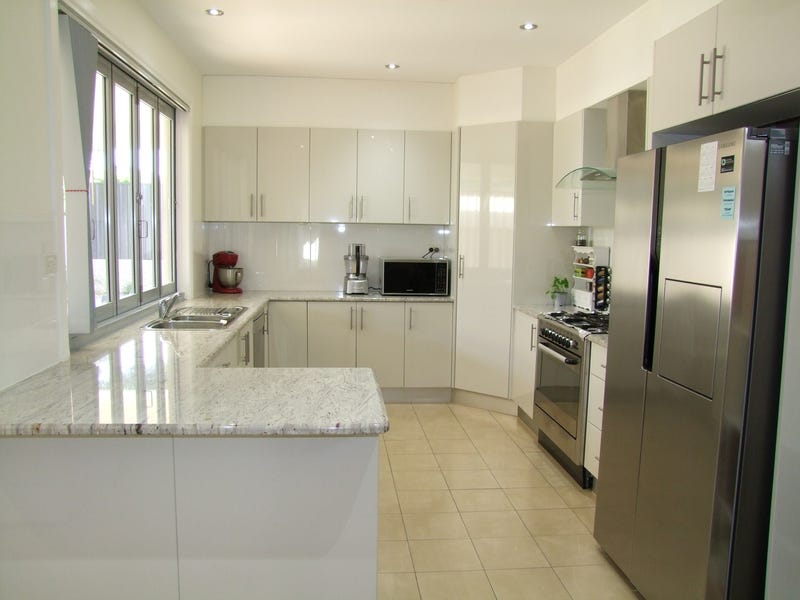 Stunning 3 bedroom low maintenance 2