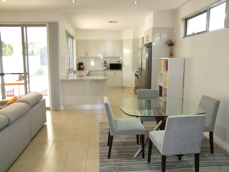 Stunning 3 bedroom low maintenance 5