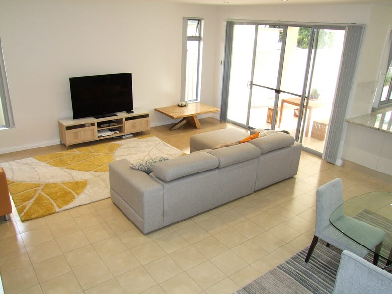 Stunning 3 bedroom low maintenance 7