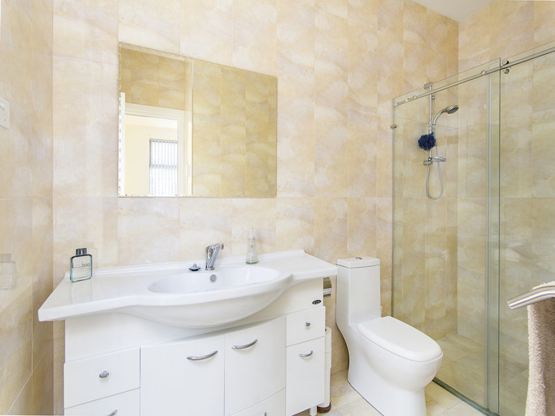 Stunning 3 bedroom low maintenance 13