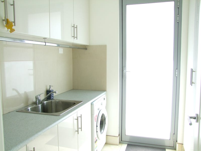 Stunning 3 bedroom low maintenance 14