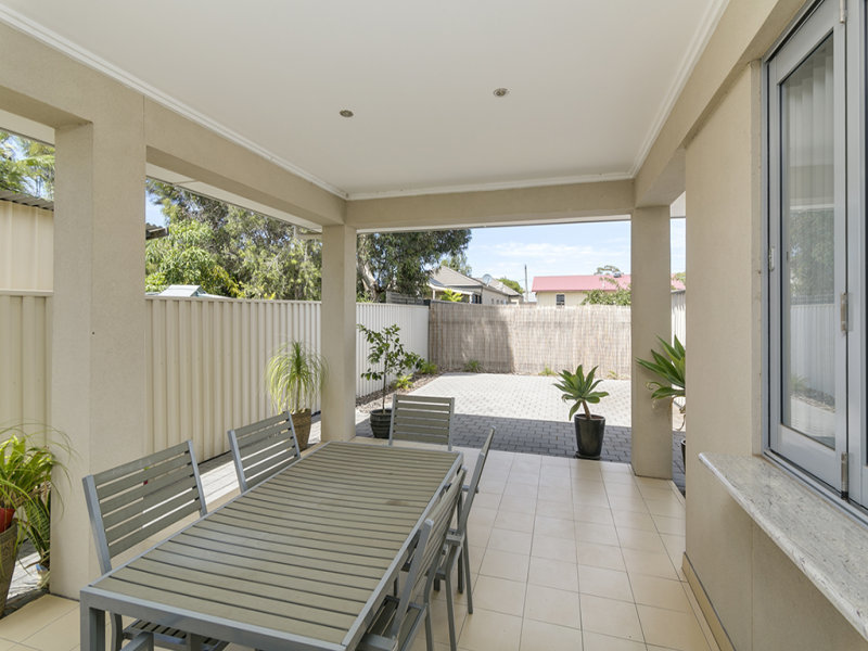Stunning 3 bedroom low maintenance 15