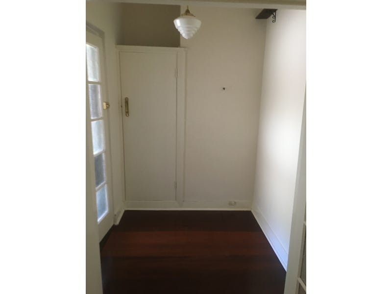 UNDER OFFER. INSPECTION CANCELLED 3