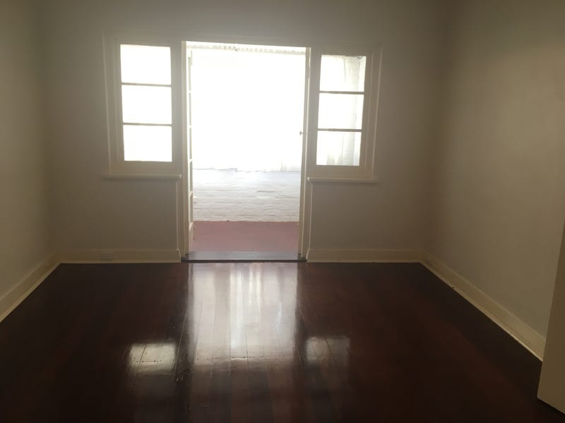 UNDER OFFER. INSPECTION CANCELLED 4