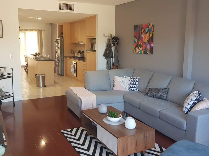 Conveniently located Townhouse situated in 2