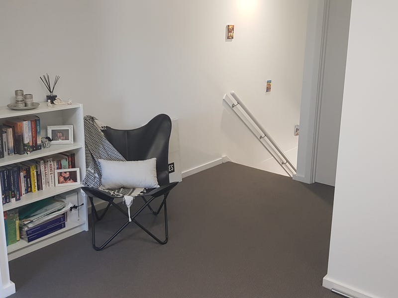 Conveniently located Townhouse situated in 5