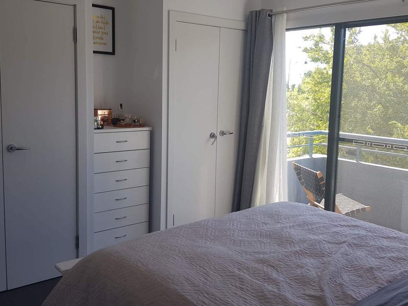 Conveniently located Townhouse situated in 7
