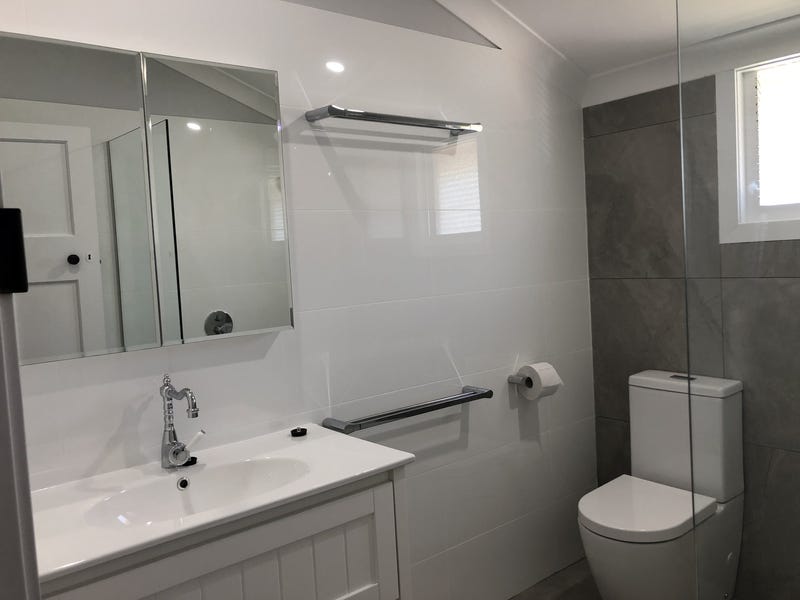 Renovated Queenslander in Ideal Location 13