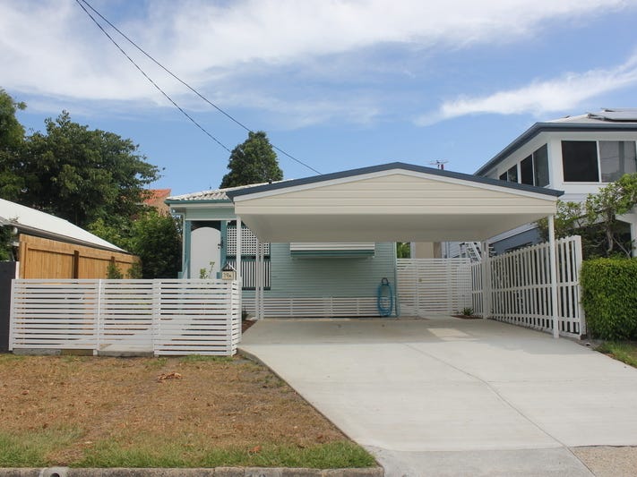 House close to the Beach  – Available now!