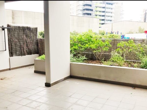 Modern & Spacious 2 bedroom 7