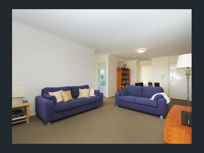 Newly renovated kitchen in spacious 7