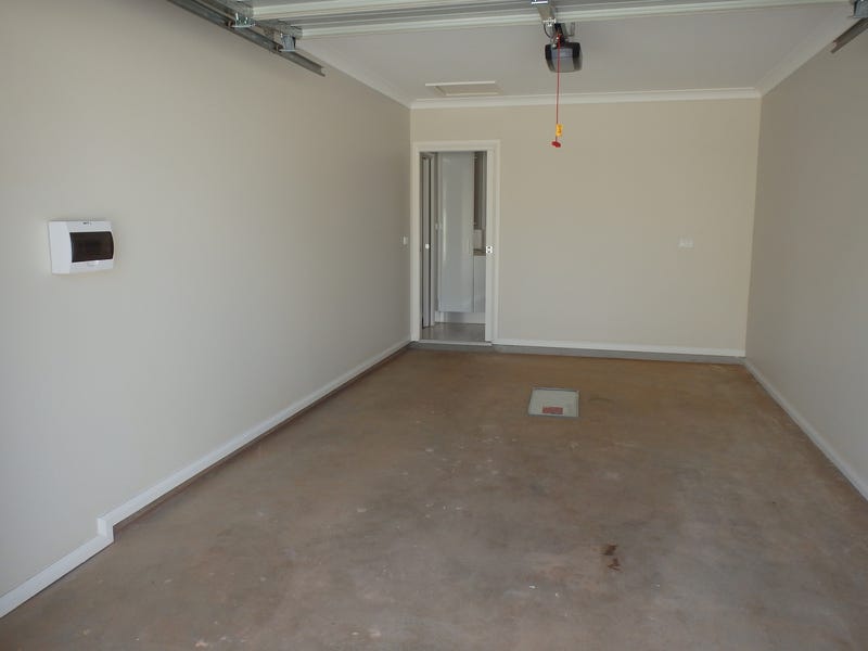 Near new executive style unit 4