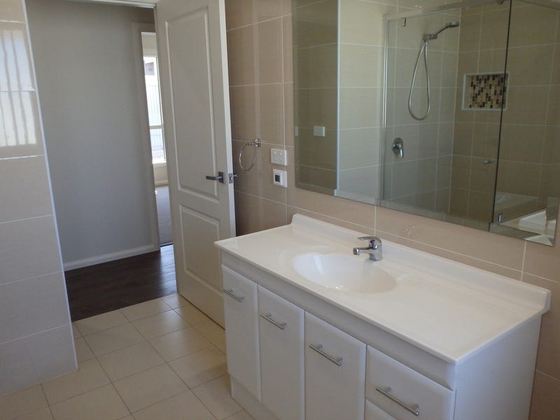 Near new executive style unit 6