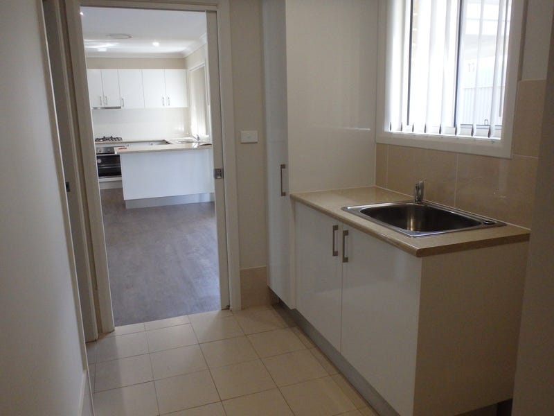 Near new executive style unit 7